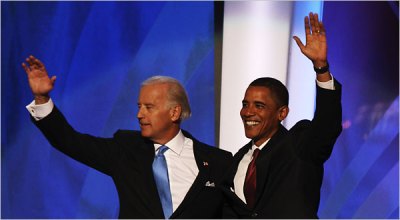 Obama (vpravo) a Biden